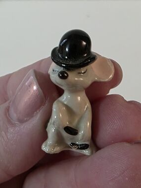 Hagen Renaker Mouse W Hat Figurine Miniature